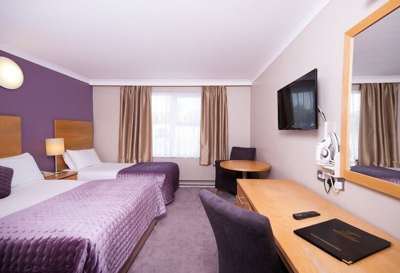 Номер Стандарт Трехместный, Treacys West County Conference And Leisure Centre