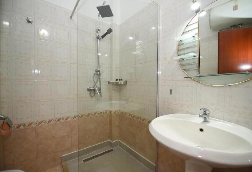 חדר סטנדרט לשלושה עם מרפסת, Vivas