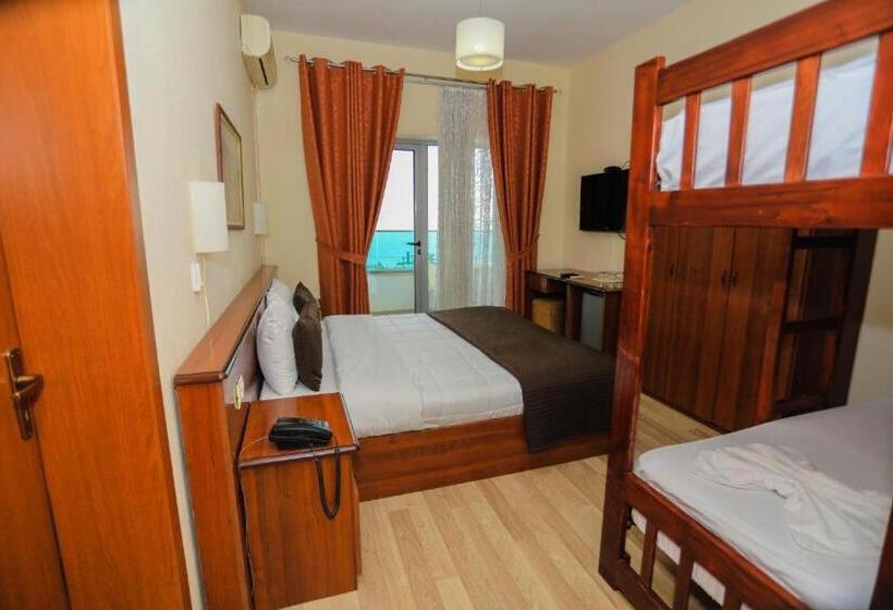 חדר סטנדרט לארבעה נוף לים, Vivas