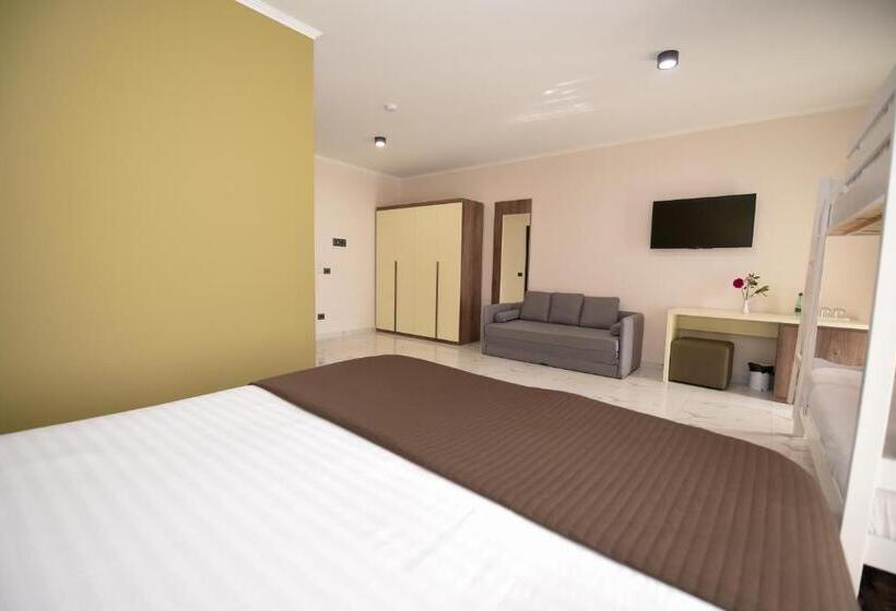 חדר סטנדרט לארבעה נוף לים, Vivas