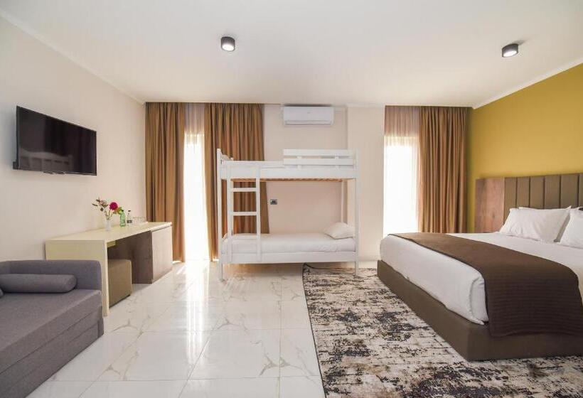 חדר סטנדרט לארבעה נוף לים, Vivas