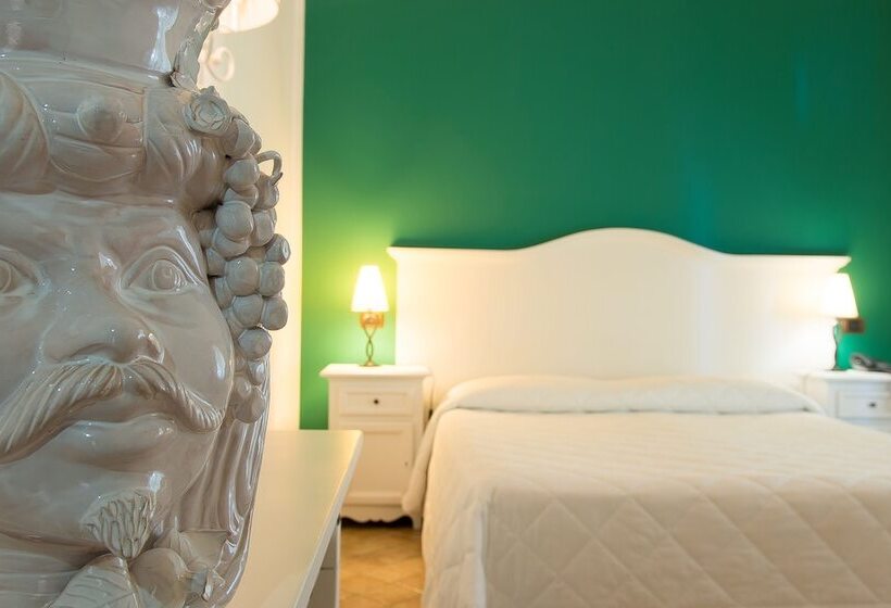 Comfort room with garden view, Villa Enrica   Aeolian Charme