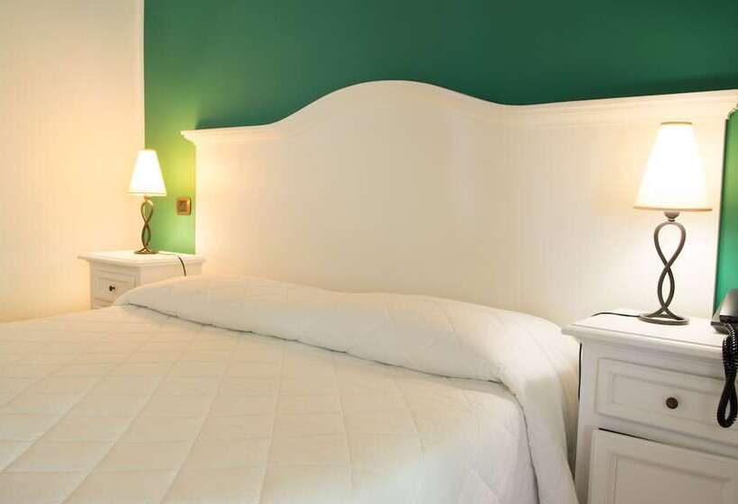 Comfort room with garden view, Villa Enrica   Aeolian Charme