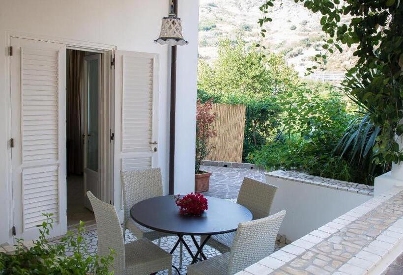 带园景的小型套房, Villa Enrica   Aeolian Charme