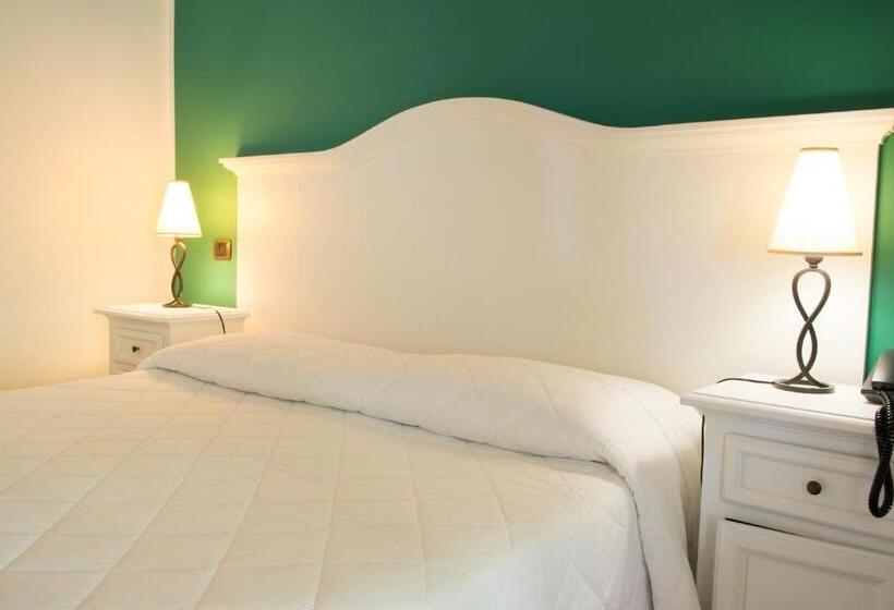 Comfort room with garden view, Villa Enrica   Aeolian Charme