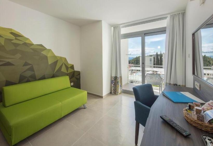 اتاق سوپریور با بالکن, Bluesun Hotel Alga