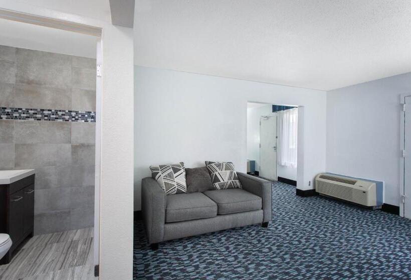 סוויטה דלוקס, Baymont By Wyndham Charlotte University