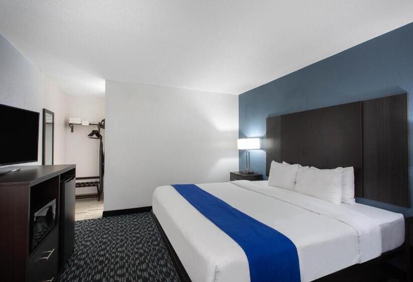 חדר סטנדרט עם מיטת קינג, Baymont By Wyndham Charlotte University