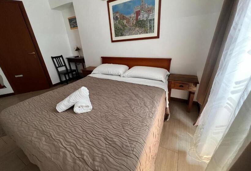 חדר סטנדרט, Booking Inn Settembre 95
