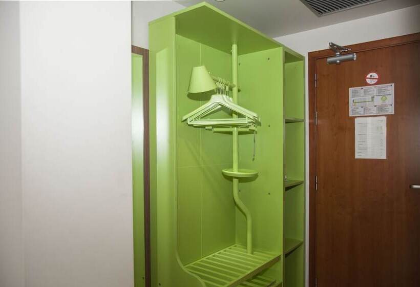 スタンダードルーム, Travelodge Barcelona Cornella Fira