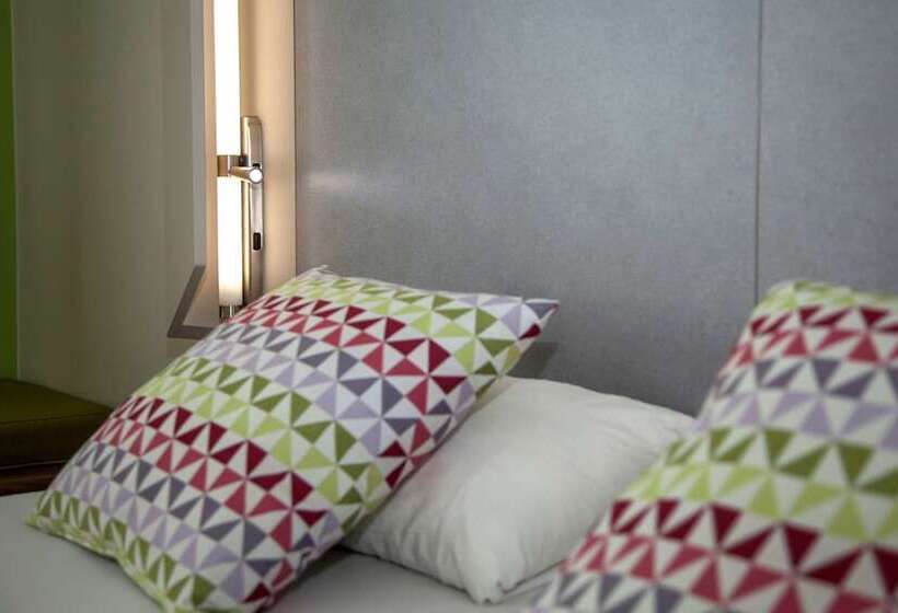 Quarto Estandar, Travelodge Barcelona Cornella Fira