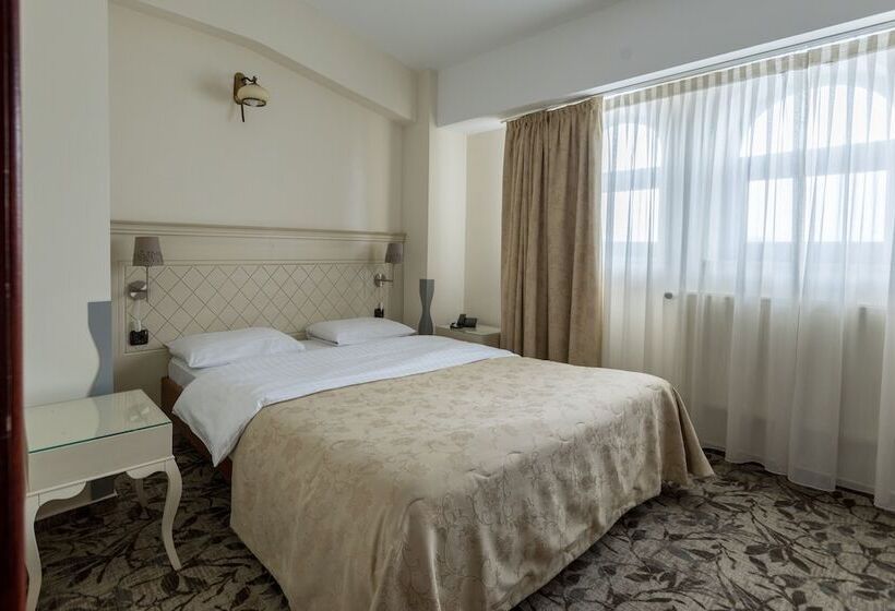 سوییت جونیور, Casa Siqua