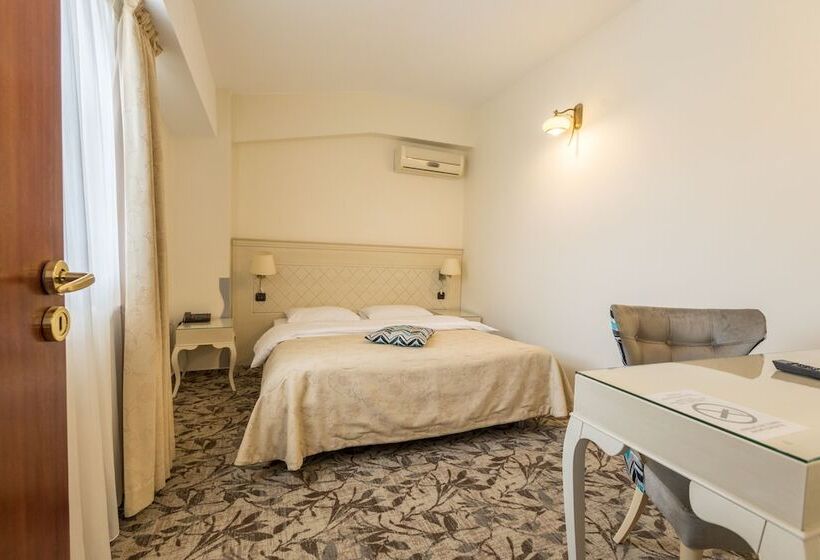 سوییت جونیور, Casa Siqua