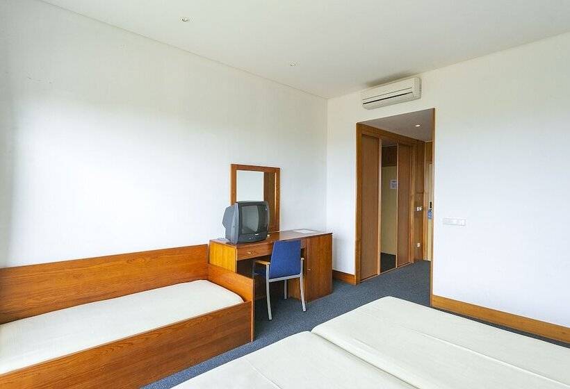 חדר סטנדרט לשלושה, Colombo