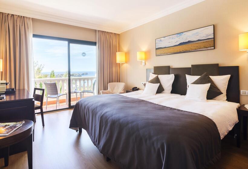 اتاق راحتی با چشمانداز دریا, Hilton Mallorca Galatzo