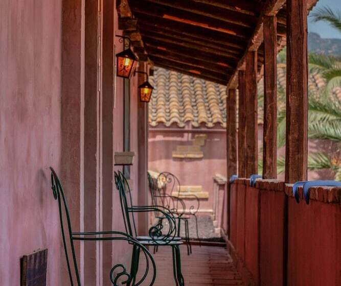 Номер Superior, Il Monastero