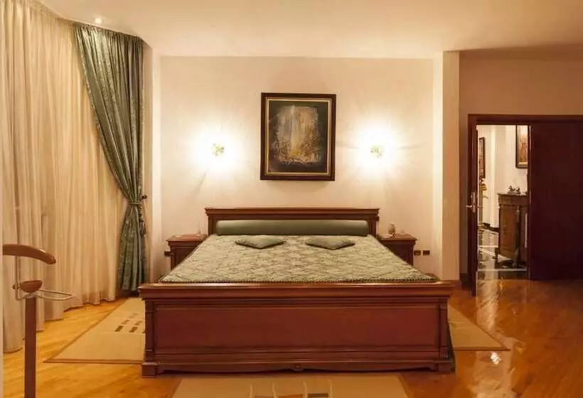 سوییت, Piatra Mare