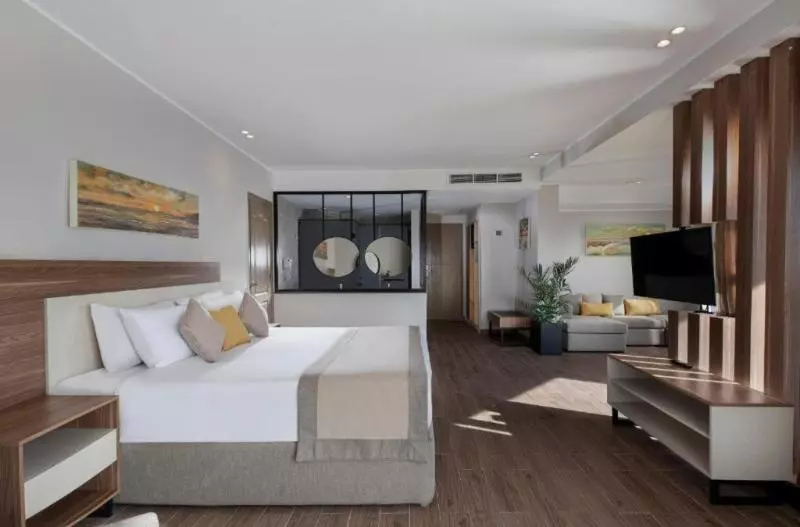 オーシャンビュージュニアスイート, Pyramisa Beach Resort Sahl Hasheesh