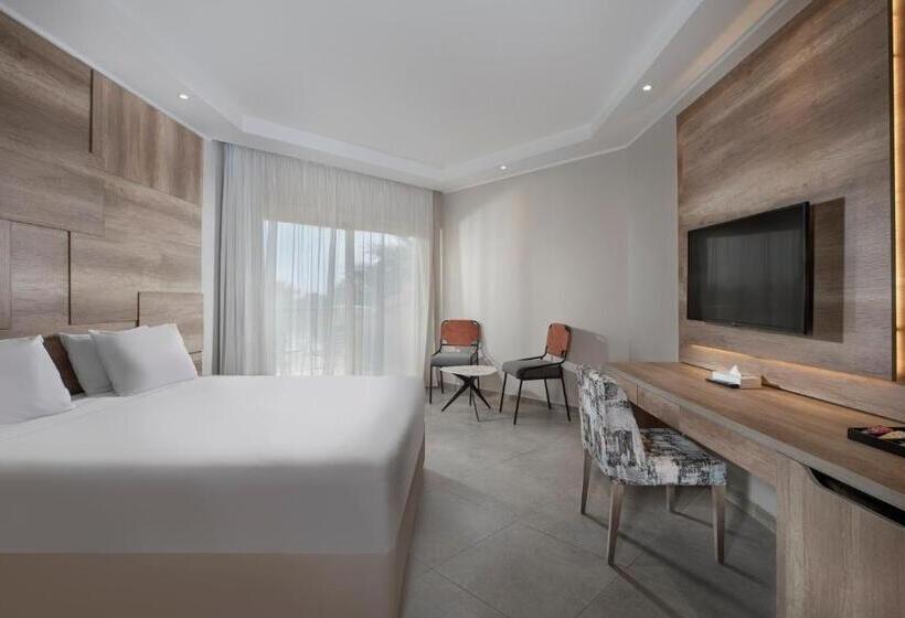 اتاق لوکس با چشم‌انداز, Pyramisa Beach Resort Sahl Hasheesh