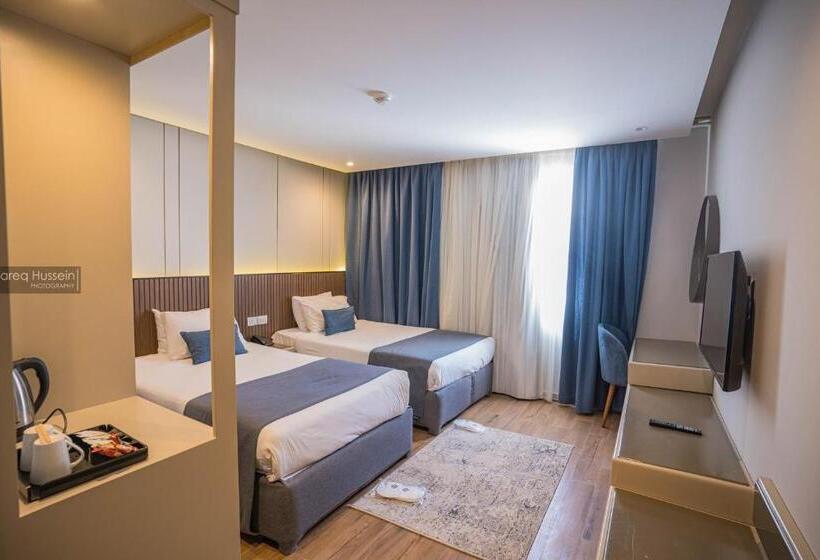 سوئیت مستر با چشم‌انداز دریا, Pyramisa Beach Resort Sahl Hasheesh