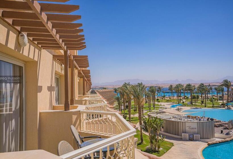 اتاق لوکس با چشم‌انداز دریا, Pyramisa Beach Resort Sahl Hasheesh