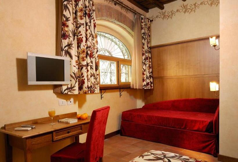 Standard Triple Room, Residenza San Calisto