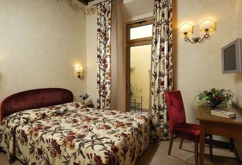 Standard Triple Room, Residenza San Calisto