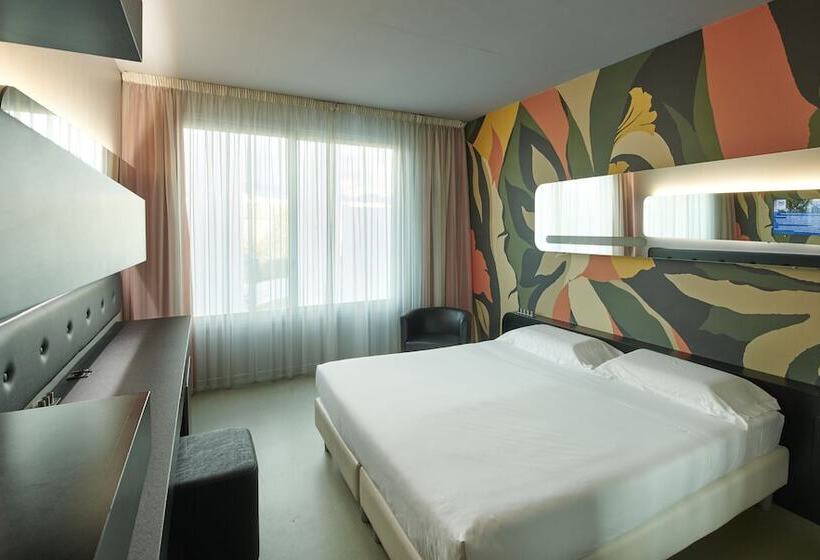 اتاق سوپریور, San Ranieri