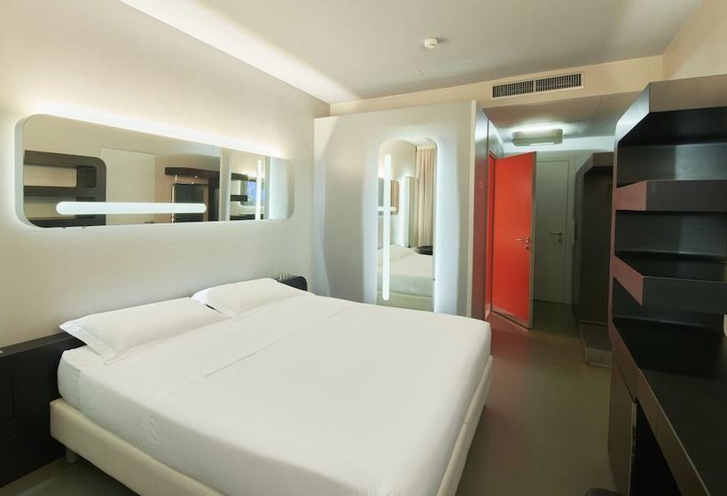 اتاق سوپریور, San Ranieri