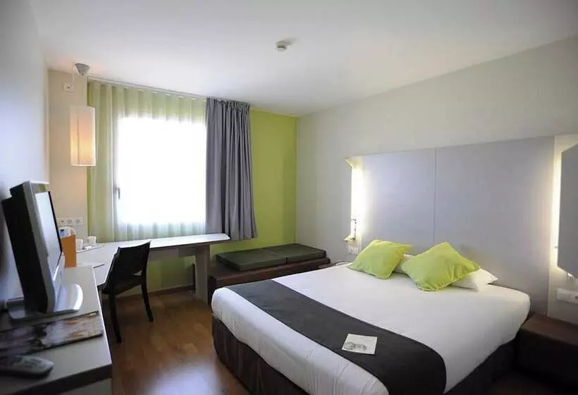اتاق استاندارد, Travelodge Barcelona Cornella Fira
