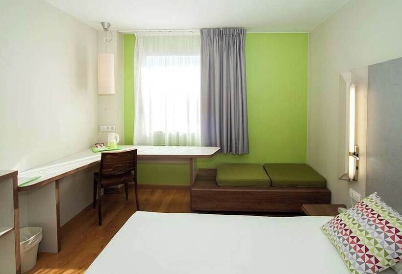 Quarto Estandar, Travelodge Barcelona Cornella Fira