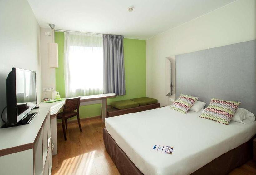 Quarto Estandar para Deficientes Físicos, Travelodge Barcelona Cornella Fira