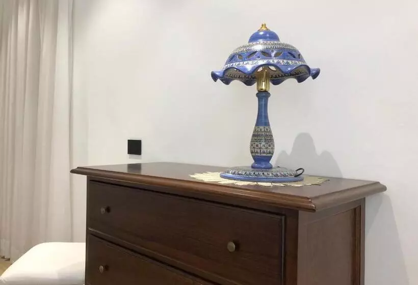 سوئیت با تخت بزرگ, Vietri Coast