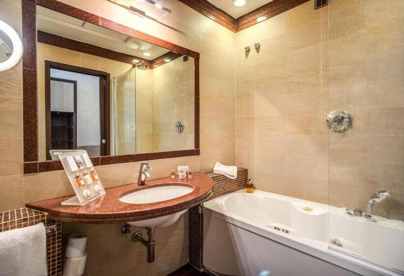 חדר משפחתי, Kolbe Hotel Rome