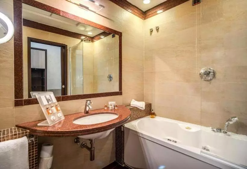 Camera Familiare, Kolbe Hotel Rome