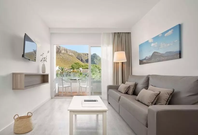 سوییت با چشم‌انداز استخر, Puerto Azul Suite