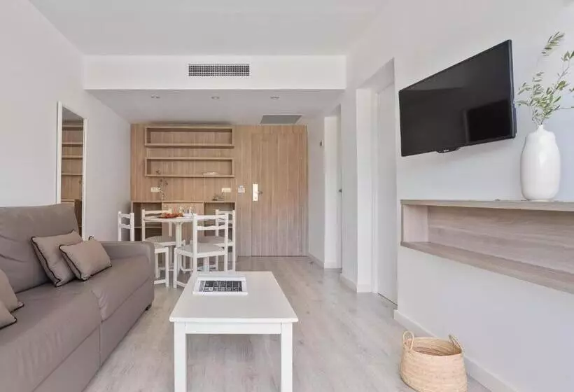 سوییت با چشم‌انداز استخر, Puerto Azul Suite