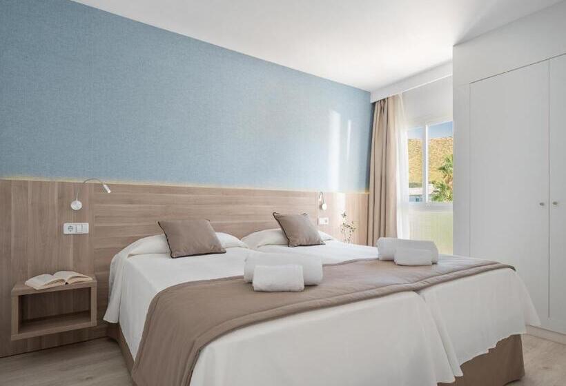 Люкс Вид на Бассейн, Puerto Azul Suite