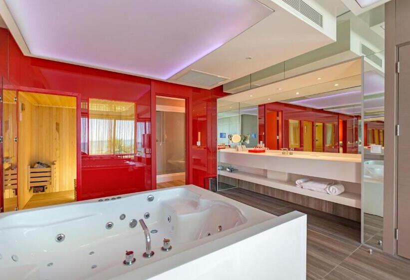 スイート, Adam & Eve   Adult Only