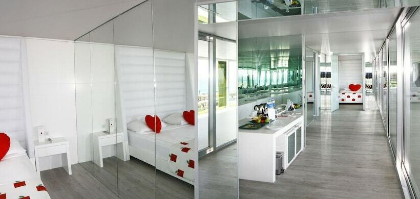 スイート, Adam & Eve   Adult Only