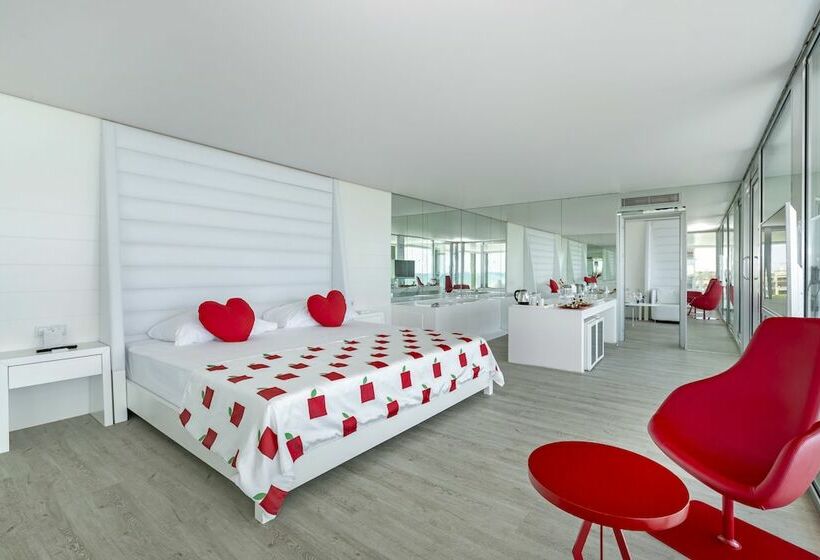 スイート, Adam & Eve   Adult Only