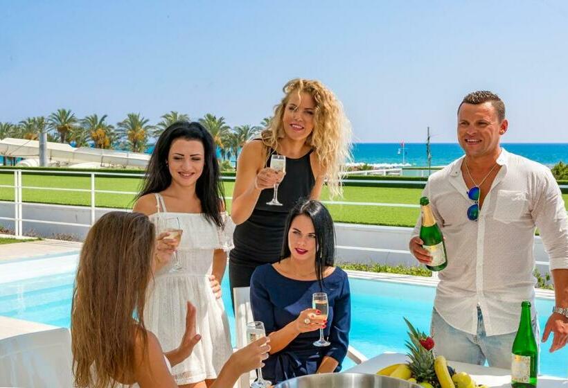 ‫فيلا غرفة نوم واحدة, Adam & Eve   Adult Only