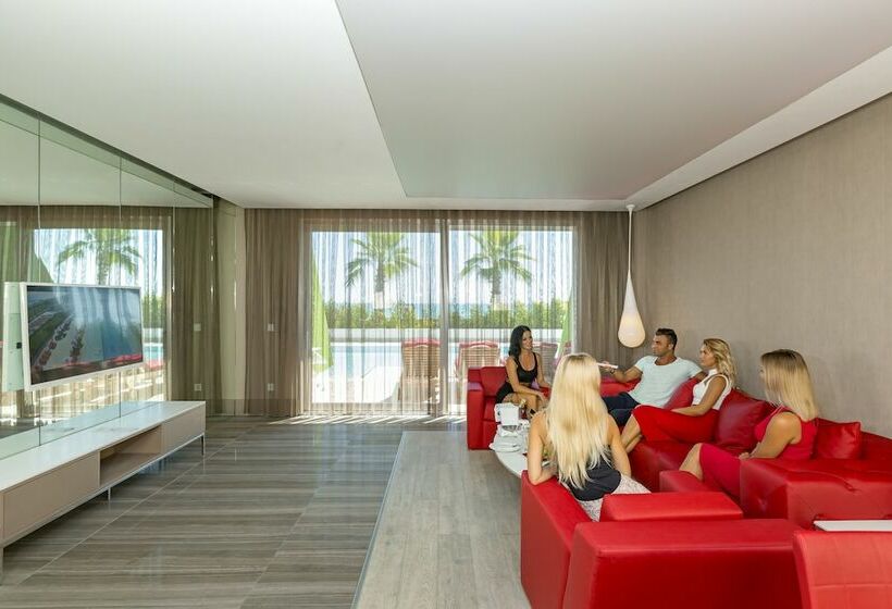 ‫فيلا غرفة نوم واحدة, Adam & Eve   Adult Only