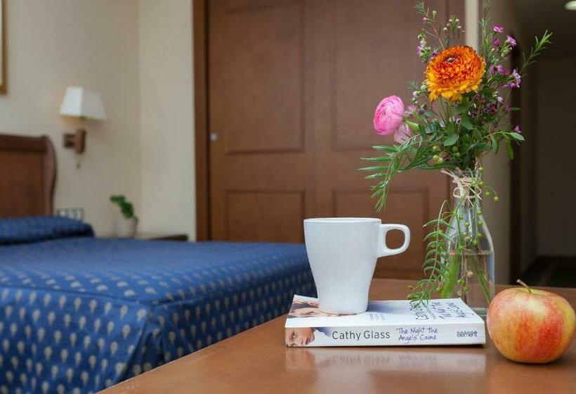 اتاق استاندارد, Agora Juan De Austria