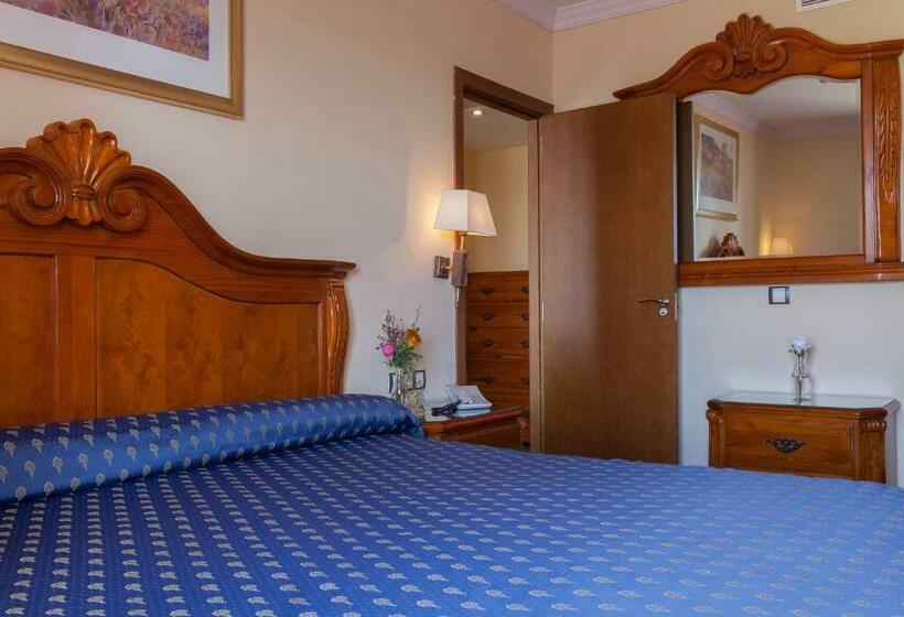 اتاق استاندارد یک نفره, Agora Juan De Austria