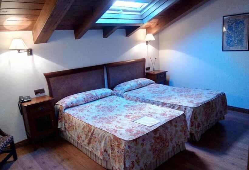 غرفة قياسية, Aldama Golf