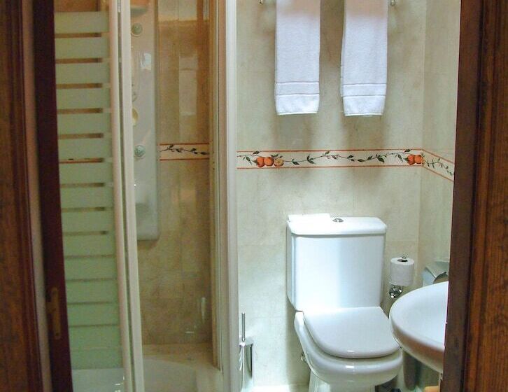 غرفة قياسية, Aldama Golf