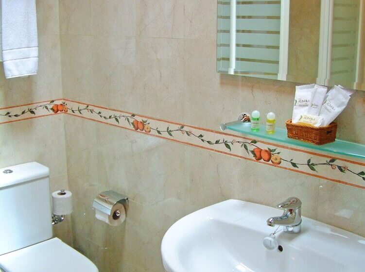 جناح عائلي, Aldama Golf