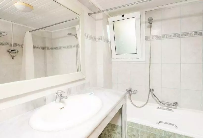 Chambre Familiale, Atlantis