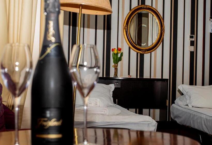 جناح سرير كينج, Best Western Art Plaza